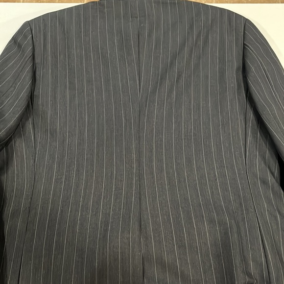 Prada, Gray Pinstriped Two Button Wool Mohair Fitted Suit and pants 40 32.5x28 - Picture 8 of 8